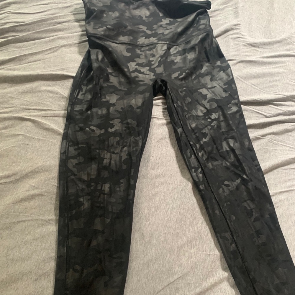 Spanx faux leather camo legging XL